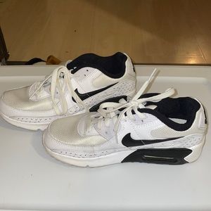 Woman’s Nike Air Max 90’s